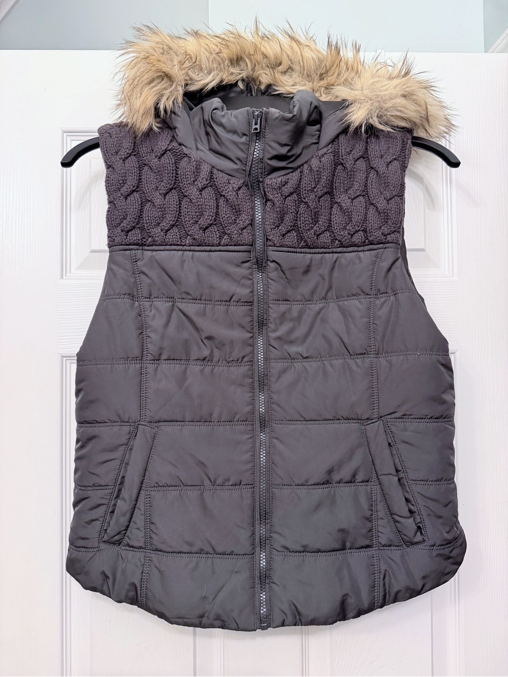 Aéropostale, Polyester puffer vest, cable knit detail with faux fur hood